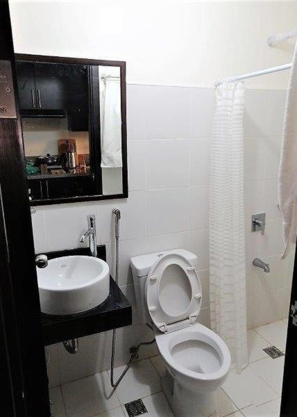 Studio Condominium - Short And Long Term Staycation Manila Luaran gambar